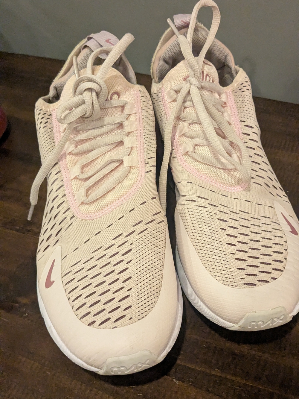 Nike Women’s Soft Pink Breathable Sneakers